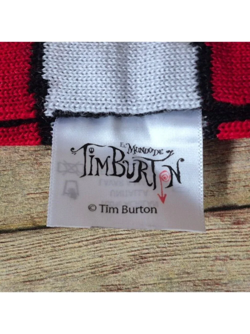 Rare Official Tim Burton Labyrinth Mexico City Sandworm Scarf Beetlejuice Red